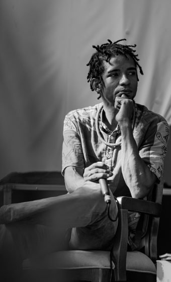 Poeta com P de Preto_Foto de Heder Novaes